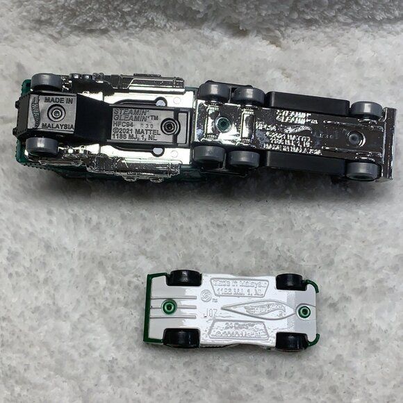 Hot Wheels Steamin’ Gleamin’ Hauler - Picture 7 of 9